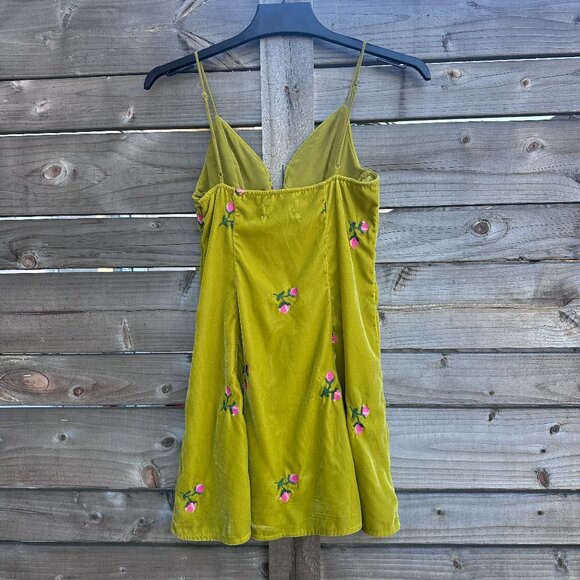 Urban Outfitters Embroidered Velvet Mini Dress – S - Picture 5 of 5